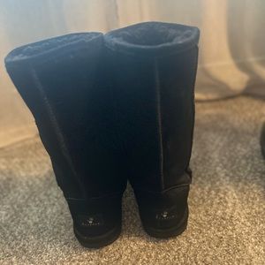 Black bear paw boots EUC